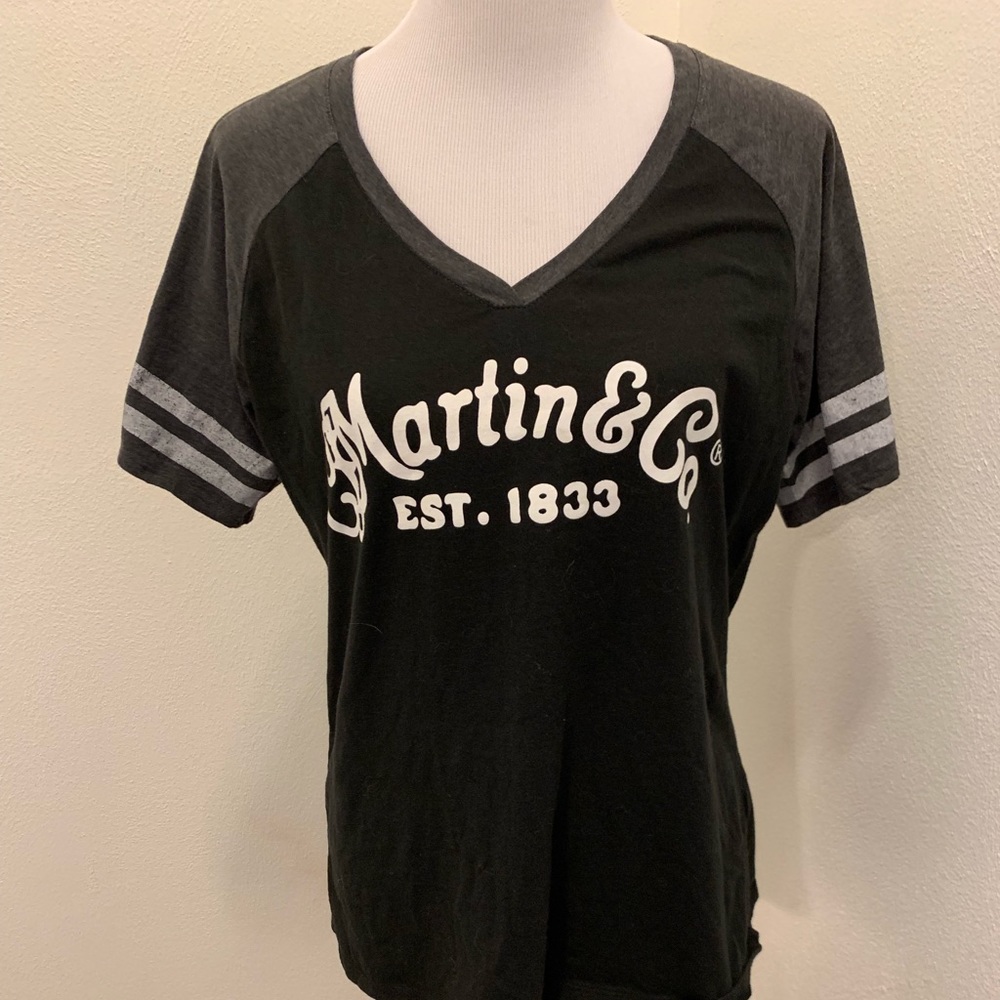 Martin guitar women’s T-shirt’s size XL